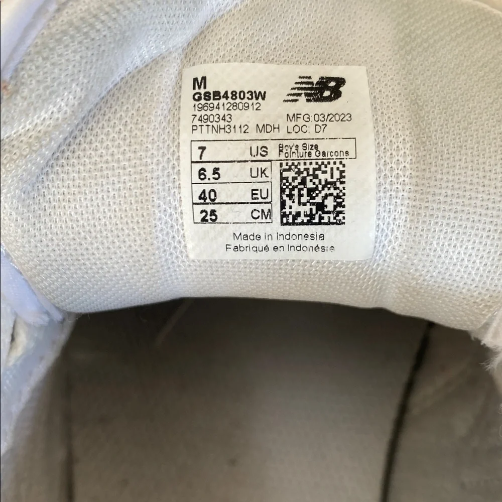 New Balance Boy’s  Sneakers White Grey Green Youth Size 7 GS GSB4803W T-12